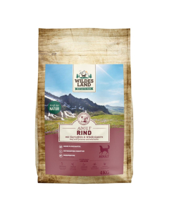 Wildes Land Adult Rind mit Kartoffeln